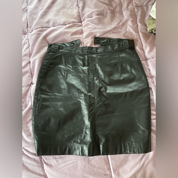 Leather skirt Size 2 - Picture 2 of 6